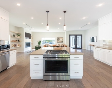 13957 Hesby Street - Photo Thumbnail 8