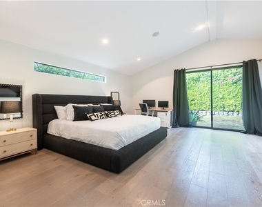 13957 Hesby Street - Photo Thumbnail 15