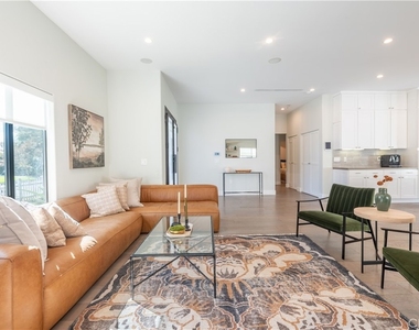 13957 Hesby Street - Photo Thumbnail 6