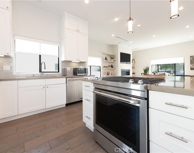 13957 Hesby Street - Photo Thumbnail 10