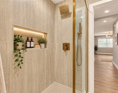 637 N West Knoll - Photo Thumbnail 16