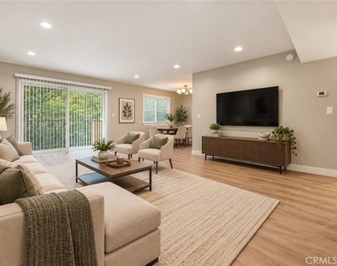 637 N West Knoll - Photo Thumbnail 7