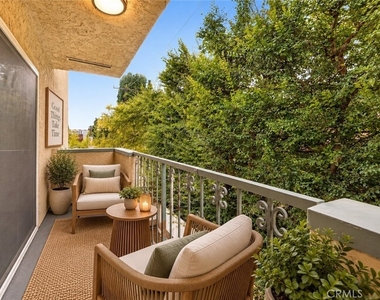 637 N West Knoll - Photo Thumbnail 18