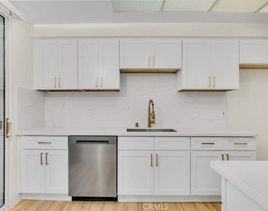 14530 Benefit Street - Photo Thumbnail 14