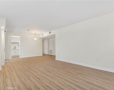 14530 Benefit Street - Photo Thumbnail 11