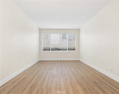 14530 Benefit Street - Photo Thumbnail 20