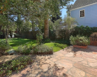 3914 Vantage Avenue - Photo Thumbnail 24