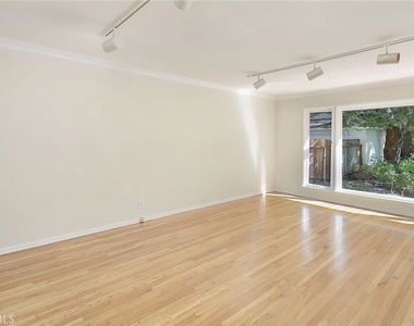 3914 Vantage Avenue - Photo Thumbnail 6