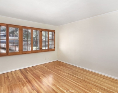 3914 Vantage Avenue - Photo Thumbnail 15