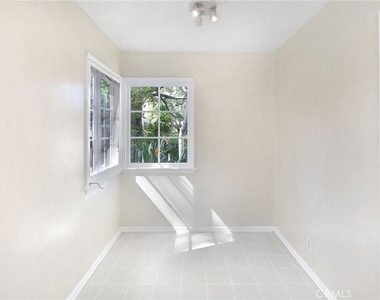 3914 Vantage Avenue - Photo Thumbnail 11