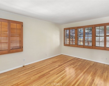 3914 Vantage Avenue - Photo Thumbnail 16