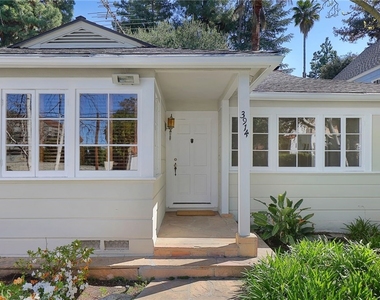 3914 Vantage Avenue - Photo Thumbnail 2