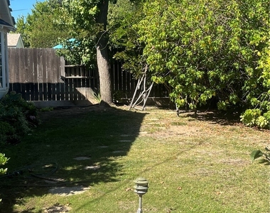 22615 Collins Street - Photo Thumbnail 15