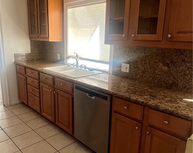22615 Collins Street - Photo Thumbnail 5