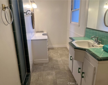 22615 Collins Street - Photo Thumbnail 12