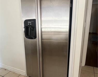 22615 Collins Street - Photo Thumbnail 4
