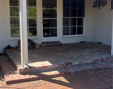 22615 Collins Street - Photo Thumbnail 14