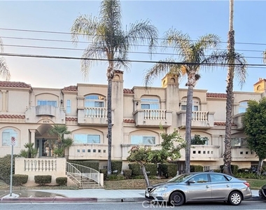 4970 Kester Avenue - Photo Thumbnail 1