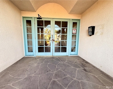 4970 Kester Avenue - Photo Thumbnail 16