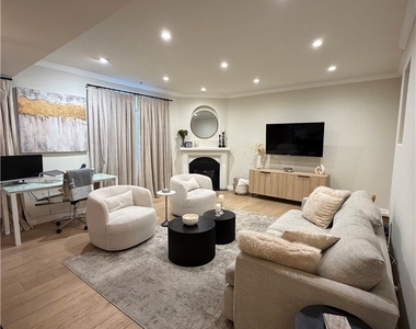 4970 Kester Avenue - Photo Thumbnail 2
