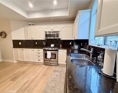 4970 Kester Avenue - Photo Thumbnail 3