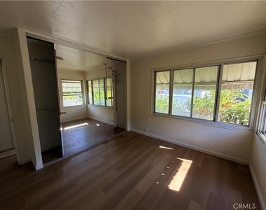 6757 W 86th Place - Photo Thumbnail 7