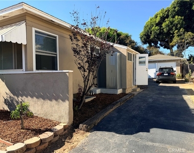 6757 W 86th Place - Photo Thumbnail 4