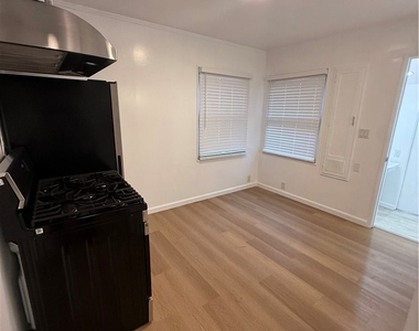 6757 W 86th Place - Photo Thumbnail 12