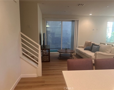 595 Cultivate - Photo Thumbnail 14