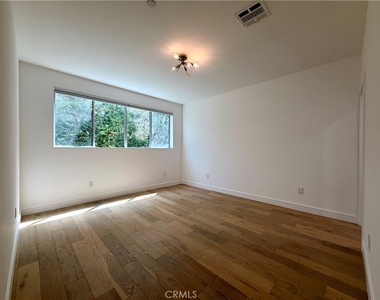 1042 Garfield Avenue - Photo Thumbnail 24