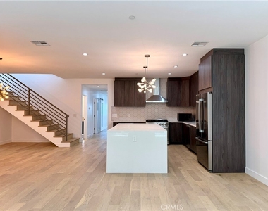 1042 Garfield Avenue - Photo Thumbnail 18