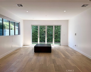 1042 Garfield Avenue - Photo Thumbnail 17