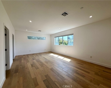 1042 Garfield Avenue - Photo Thumbnail 41