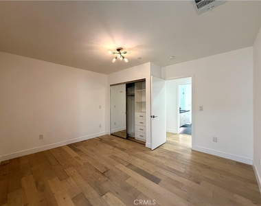 1042 Garfield Avenue - Photo Thumbnail 11