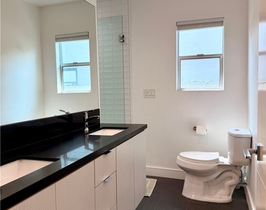 1042 Garfield Avenue - Photo Thumbnail 12