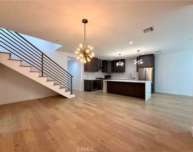 1042 Garfield Avenue - Photo Thumbnail 22