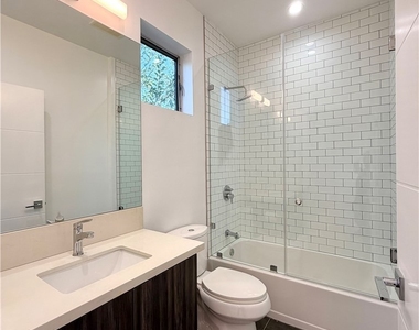 1042 Garfield Avenue - Photo Thumbnail 36