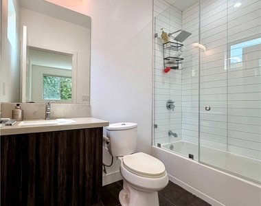 1042 Garfield Avenue - Photo Thumbnail 27