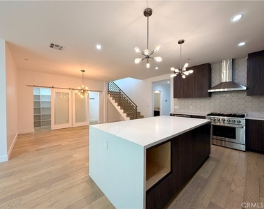 1042 Garfield Avenue - Photo Thumbnail 19