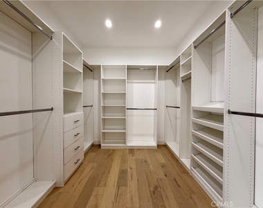 1042 Garfield Avenue - Photo Thumbnail 31
