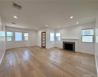1042 Garfield Avenue - Photo Thumbnail 6