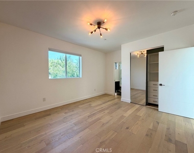 1042 Garfield Avenue - Photo Thumbnail 35