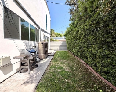 1042 Garfield Avenue - Photo Thumbnail 29