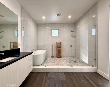 1042 Garfield Avenue - Photo Thumbnail 32