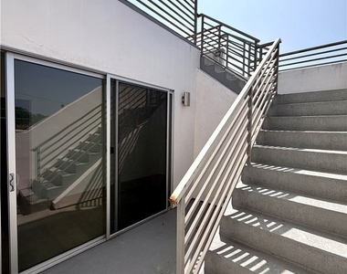 1042 Garfield Avenue - Photo Thumbnail 37