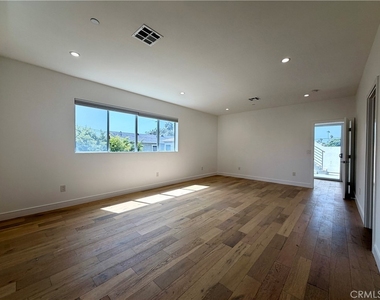 1042 Garfield Avenue - Photo Thumbnail 42