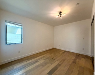 1042 Garfield Avenue - Photo Thumbnail 10