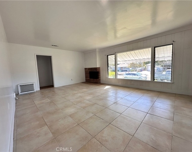 208 E Cornell - Photo Thumbnail 16
