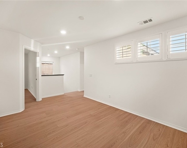 6898 Cache Way - Photo Thumbnail 15