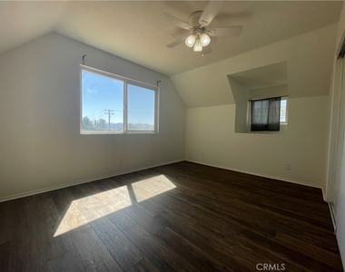 26140 Hoover Street - Photo Thumbnail 11